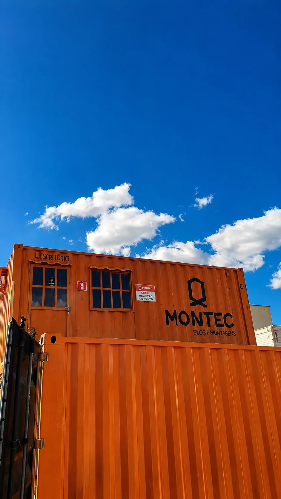 Container escritório Montec para canteiro de obras