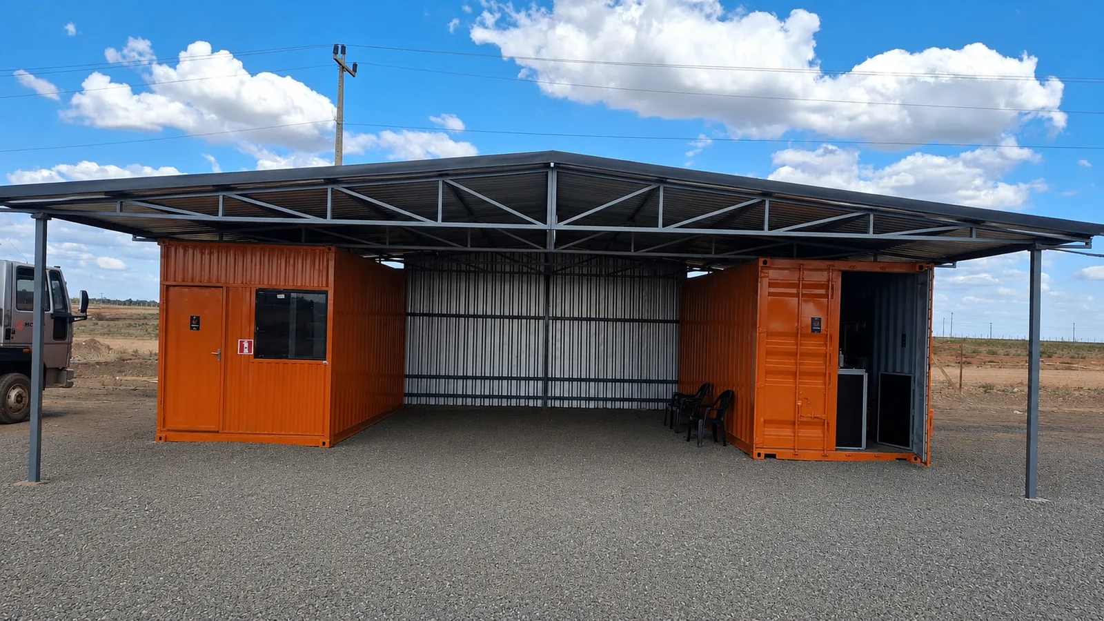 Kit Obras Montec com container e cobertura modular