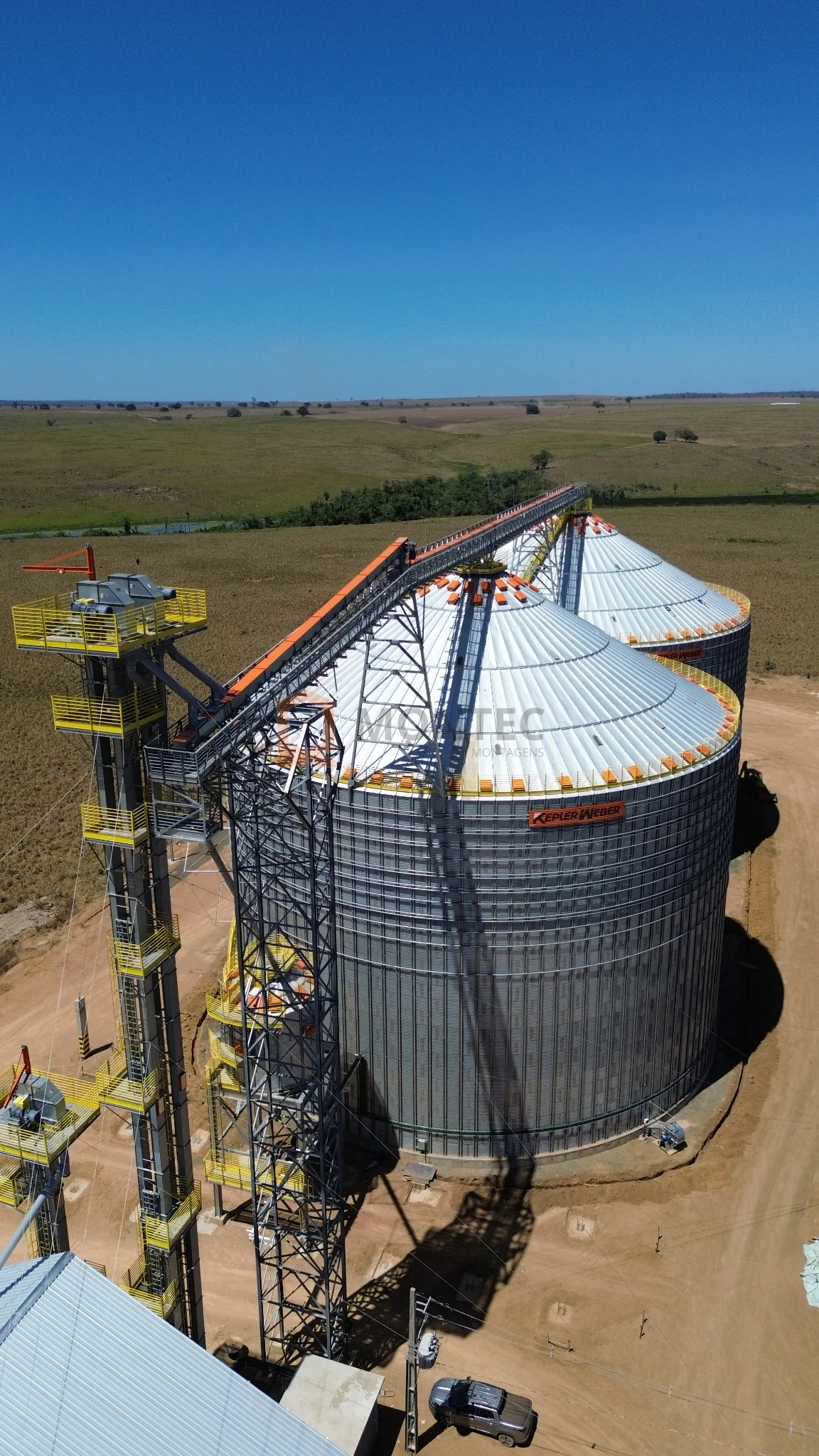 Silo e torre de elevadores em Parnarama